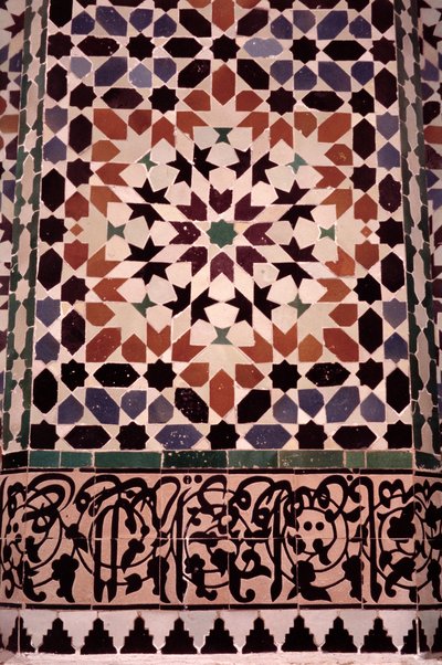 La pared inferior del patio principal, construida por los Saadianos en 1565 (detalle) de Moroccan School