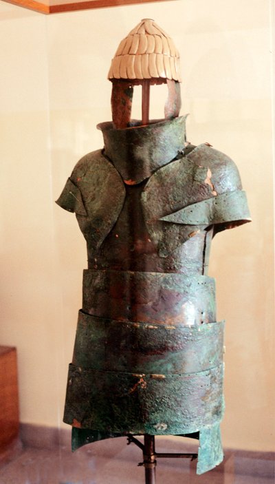 Coraza y Casco de Colmillo de Jabalí de Mycenaean