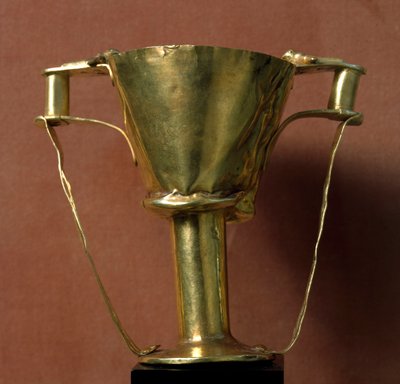 El arte micénico tiene influencias minoicas: cáliz (o copa) de oro con doble asa llamada copa de Néstor. Siglo XVI a.C. De la tumba IV de Micenas. Atenas, Museo Arqueológico Nacional de Mycenaean