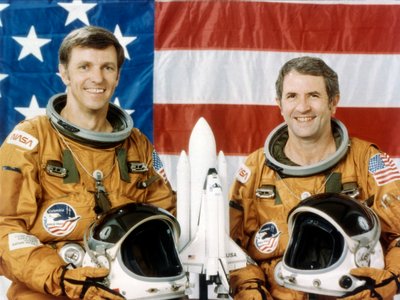 Astronautas Joe Engle y Richard Truly, segundo vuelo del transbordador espacial, noviembre de 1981 de NASA Images