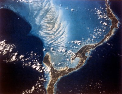 La Tierra desde el espacio - Isla Eleuthera, Bahamas, c1980s de NASA Images