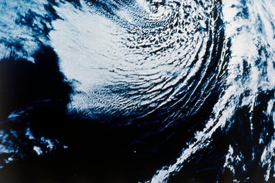 La Tierra desde el espacio - ciclón de NASA Images