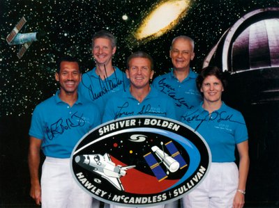 La tripulación de la misión del transbordador espacial STS-31 de NASA Images