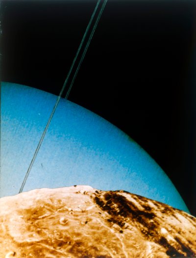 Urano visto desde Miranda, 1986 de NASA Images