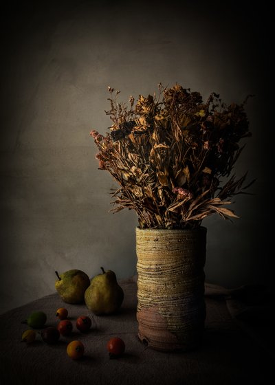 Naturaleza muerta con flores de Moody de NOB NOZA