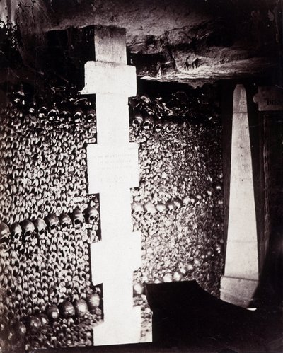 Los osarios de las catacumbas de París. Cerca de la fuente de Leteo o del Olvido de Nadar
