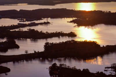 Aérea en la orilla occidental de la bahía de Chesapeake, en Virginia, alrededor del condado de Mathews a... de Nathan Benn