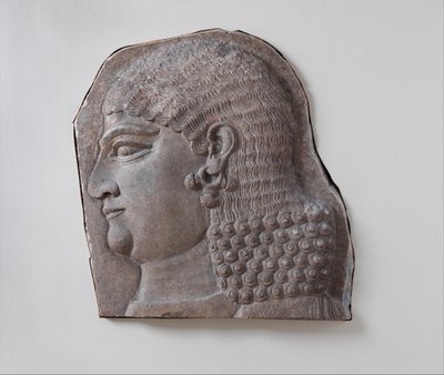 Cabeza de un asistente real sin barba, posiblemente un eunuco, c.721-05 a.C. de Neo Assyrian Neo Assyrian