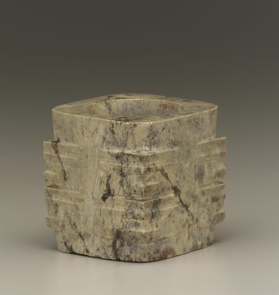 Tubo corto (cong) región del Lago Tai, cultura Liangzhu, 3300-2250 a.C. de Neolithic Period Chinese School