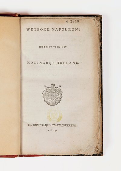 Código de Napoleón para el Reino de Holanda, abierto en la portada, publicado por Koninklijke Staatsdrukkerij, 1809 (papel impreso) de Netherlandish School
