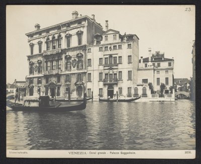 Exterior del Palacio Guggenheim de Venecia Venecia - Gran Canal - Palacio Guggenheim (título sobre objeto) de Neue Photographische Gesellschaft