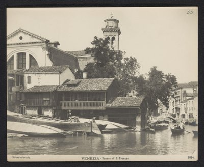 Vista del taller de góndolas en el Squero di San Trovaso en Venecia Venezia - Squero di S. Trovaso (título sobre objeto) de Neue Photographische Gesellschaft