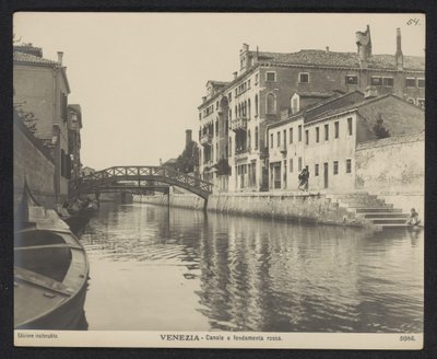 Vista de la Fondamenta Rossa de Venecia Venecia - Canale e fondamenta rossa (título sobre objeto) de Neue Photographische Gesellschaft