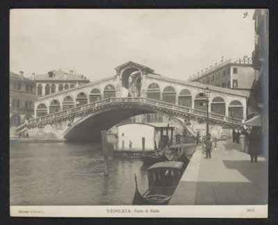 Rialtobrug en Venecia Venecia - Puente de Rialto (título sobre objeto) de Neue Photographische Gesellschaft