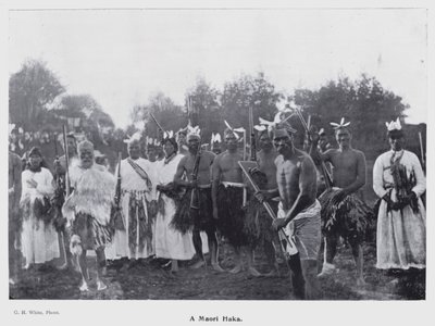 New Plymouth, Nueva Zelanda: Un Haka Maori (foto en blanco y negro) de New Zealand Photographer