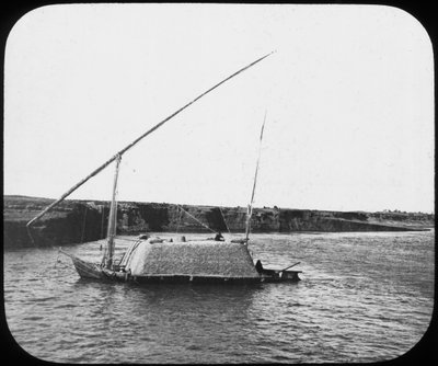 Una dahabiyeh cargada, Egipto, c1890 de Newton and Co