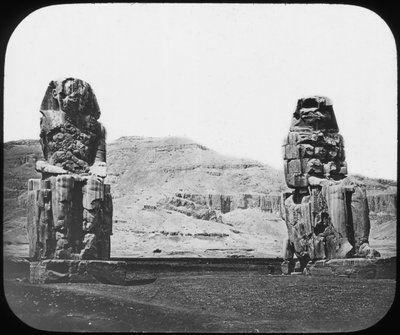 Colosos de Memnón, Luxor Tebas, Egipto, c1890 de Newton and Co