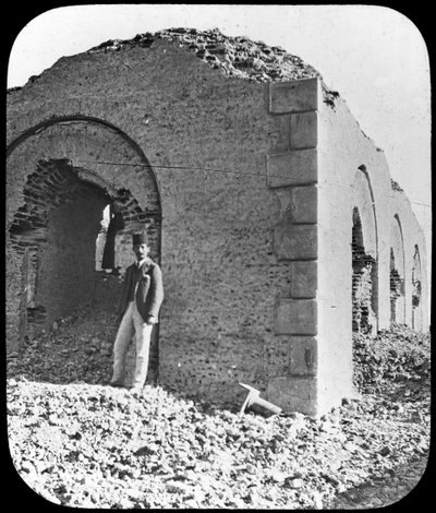 Las ruinas de la tumba del Mahdi en Omdurman, Sudán, c1898 de Newton and Co