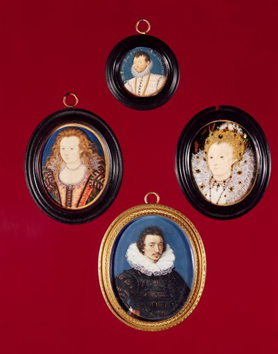 Colección de miniaturas: Francis Drake (ahora en la National Portrait Gallery, ver 1619); Isabel I (ahora en la National Portrait Gallery); Isaac Oliver; Isabel, Reina de Bohemia de Nicholas Hilliard