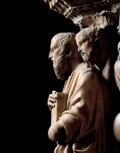 Arte gótico: un profeta con un libro (detalle) de Nicola Pisano