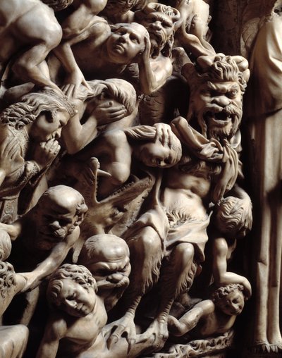 Arte gótico: detalle de relieves que representan condenados al infierno en el juicio final (detalle) de Nicola Pisano