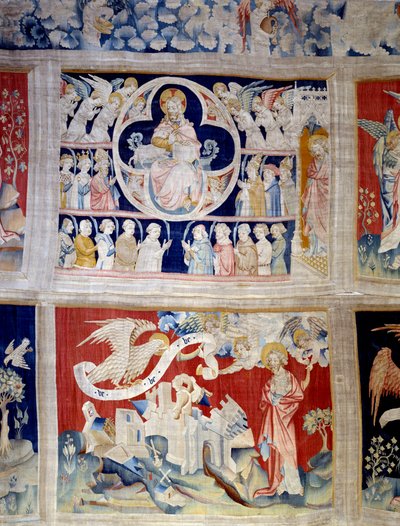 Cortina de la Revelación (1373-1383), n. 13: Dios y el Cordero, símbolo de Cristo. Abajo, n. 20, los tres ángeles liberan los poderes. Tapiz de Nicolas Bataille (1330-1405) de Nicolas Bataille