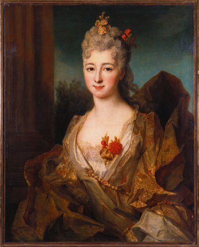 Retrato de una dama, medio cuerpo, con un vestido bordado en blanco y oro, con flores en el cabello de Nicolas de Largillière