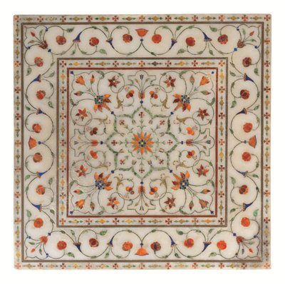 Reposapiés mogol de pietra dura con incrustaciones de mármol, c. 1700 de North Indian School