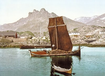 Barco Nordland transportando un cargamento de troncos, Noruega, 1890-1900 de Norwegian Photographer