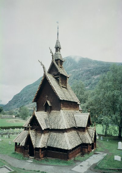 Vista de la iglesia de madera de Borgund, c.1150 de Norwegian School