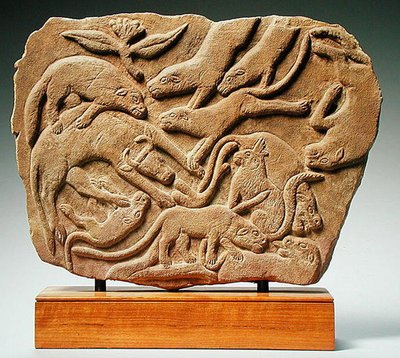 Relieve que representa perros derribando una vaca, siglo IV-V de Nubian Nubian