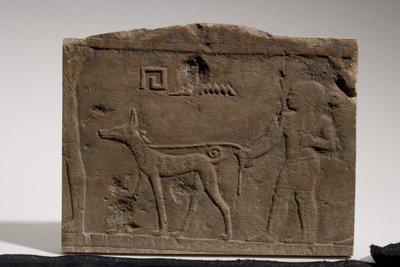 Relieve que representa a un enano y un perro de caza llamado Ébano, 4ª-5ª Dinastía, 2573-2311 a.C. (piedra caliza) de Old Kingdom Egyptian
