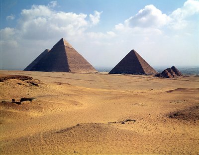 Vista de las Pirámides de Keops, Kefrén y Micerino de Old Kingdom Egyptian