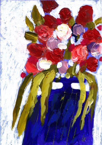 Flores de colores en un jarrón azul de Olga Skomorokhova