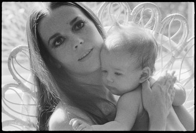 Natalie Wood con su hija de Orlando Suero