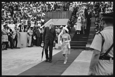 La princesa Margarita y el primer ministro Bustamante celebrando la independencia de Jamaica 1962 (foto en b/n) de Orlando Suero