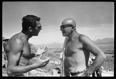 Sydney Pollack y Telly Savalas en el set de 