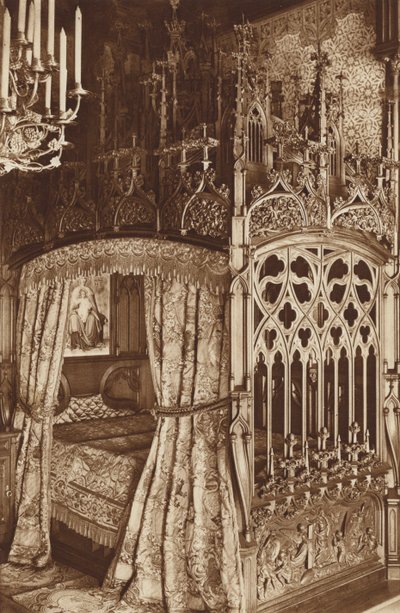 Castillo de Neuschwanstein del rey de Baviera, cama gótica del dormitorio de Otto Ballerstedt