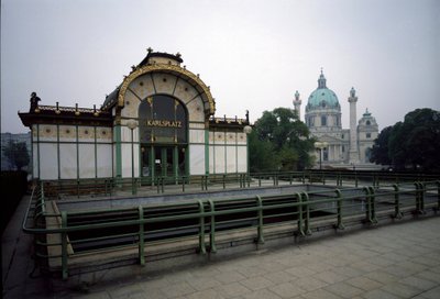 Art Nouveau: vista del pabellón de la estación de metro de Karlsplatz (ahora café) realizado por el arquitecto Otto Wagner (1841-1918) (Secesión Vienesa) 1894-1899 Viena, Austria de Otto Wagner