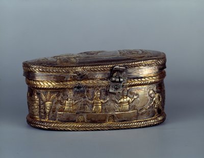 Arte paleocristiano: caja relicario de plata conocida como Capsella de Brivio: los tres hebreos en el horno. Los tres hebreos se negaron a inclinarse ante una estatua erigida por el rey Nabucodonosor, fueron arrojados al horno pero salieron ilesos. Siglo V de Paleo Christian