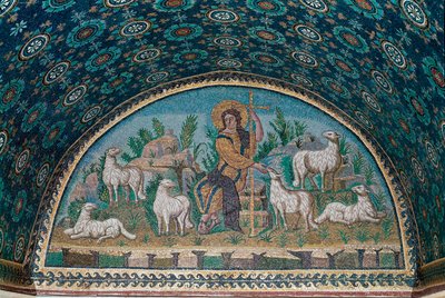 Buen pastor. Mosaico del bisel sobre la puerta de entrada del Mausoleo de Gala Placidia, c.425 (mosaico) de Paleo Christian