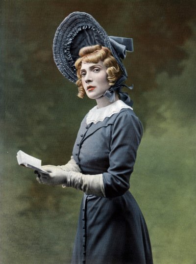 Eve Lavalliere como Miss Helyett en opereta