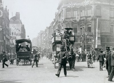 Ludgate Circus, Londres, preparado para el Jubileo de Diamante de la Reina Victoria, 1897 de Paul Martin