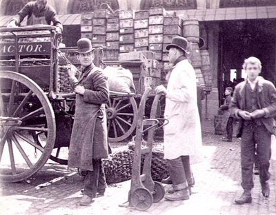 Descarga en el Mercado de Billingsgate de Paul Martin