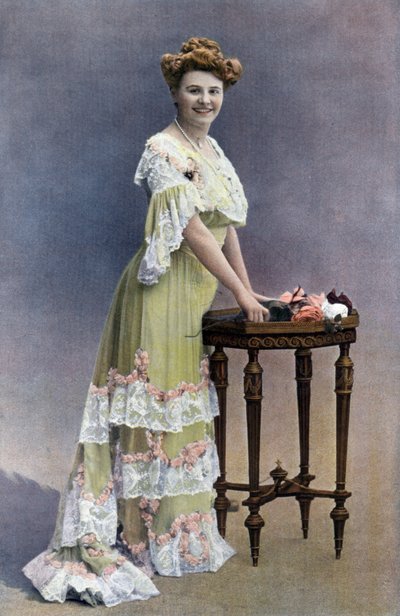 La comediante francesa Blanche Toutain, foto de Paul Nadar del periódico francés "Le Theatre" de febrero de 1905. de Paul Nadar