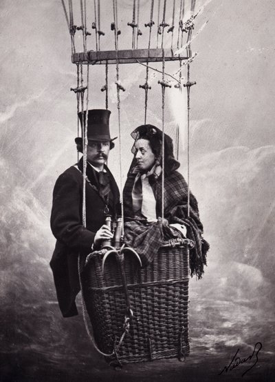 Paul Nadar y su esposa en la cesta del globo (globo aerostático) (foto en blanco y negro) de Paul Nadar