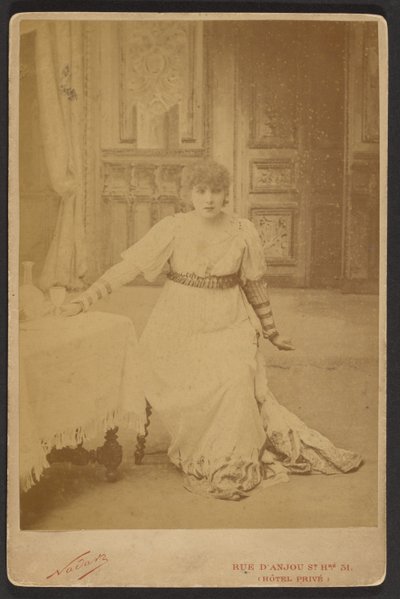 Sarah Bernhardt als Floria in La Tosca de Paul Nadar