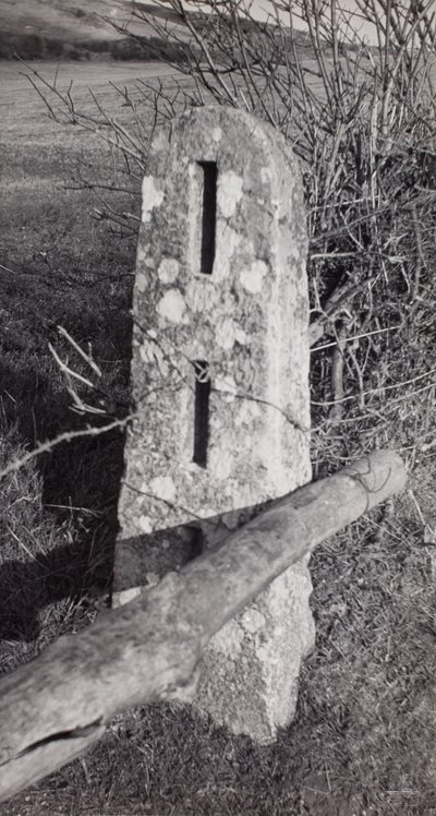 Poste de piedra de Paul Nash