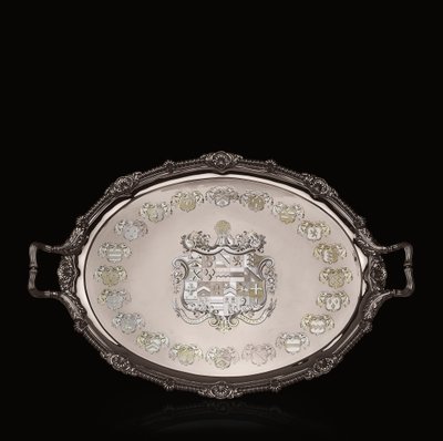 Bandeja de té de Jorge III con grabado heráldico de Paul Storr