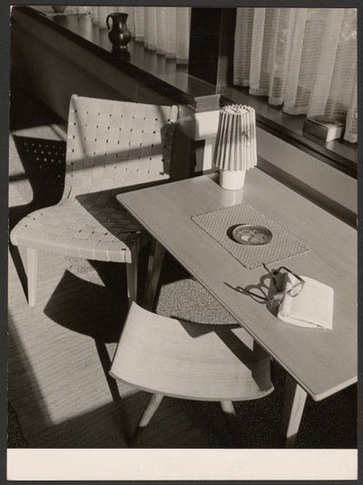 [Mesa y silla] de Paul Wolff